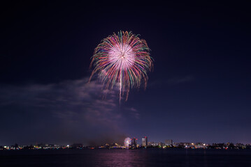 名港水上芸術花火