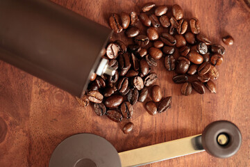 コーヒーミルとコーヒー豆
