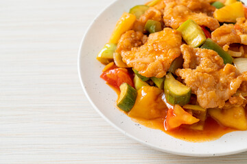 Stir fried sweet and sour sauce with pork