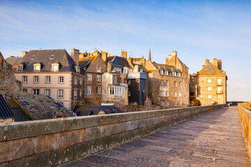 Saint Malo from the ramparts, Brittany, France. - obrazy, fototapety, plakaty