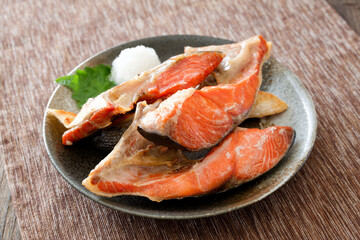 鮭カマの塩焼き