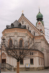 Blickfang in Rosenheim; St. Nikolaus vom Ludwigsplatz gesehen