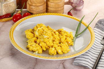Scrambled egg in the bowl