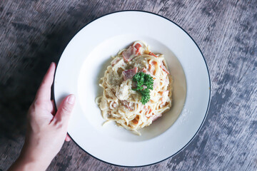 spaghetti , pasta or spaghetti carbonara or pasta carbonara