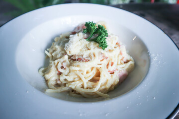 spaghetti , pasta or spaghetti carbonara or pasta carbonara