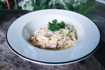 spaghetti , pasta or spaghetti carbonara or pasta carbonara