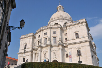 Fototapeta na wymiar Fachada principal del edificio del Panteón Nacional, en la ciudad de Lisboa, Portugal