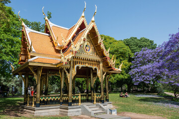 Templo tailandés en el jardín Vasco de Gama, en el barrio de Belem de Lisboa, Portugal