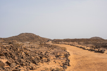 Paisaje del camino de arena en la isla de Lobos, Canarias