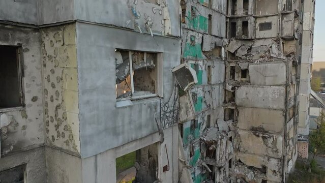 Ukraine war destroyed damage street bomb civil air building