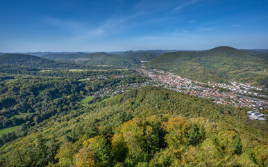 Obraz premium Magnificent view from Trifels Castle over the hills of the Palatinate Forest, above the southern Palatinate town Annweiler. Wasgau, Rhineland-Palatinate, Germany, Europe