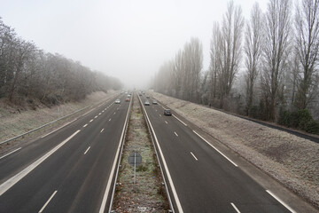 Les routes en hiver - très jolie, même temps dangereux