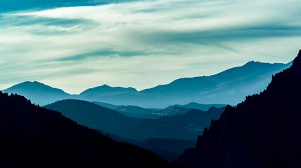 Cascading silhouettes of the Flatirons Mountains in Boulder, Colorado. © Wirestock