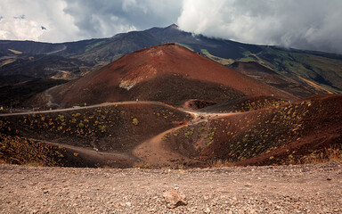 the lunar beauty that the peaks of the Etna volcano in Sicily offer