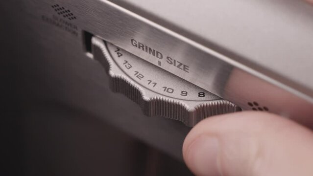 Coffee espresso machine grinder grind size setting