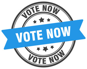 Obraz premium vote now stamp. vote now label on transparent background. round sign