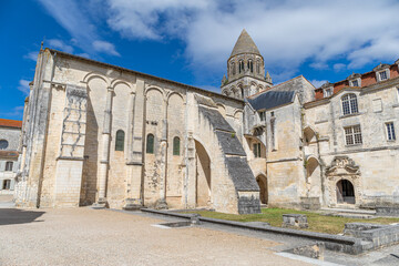 Fototapeta na wymiar Abbaye-aux-Dames de Saintes, Charente-Maritime