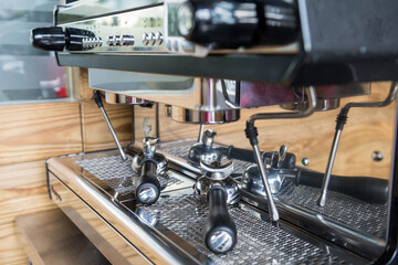 Coffee machine to make espresso in coffee shop