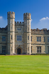 Fototapeta premium Europa, Grossbritannien, England, Kent, Leeds Castle, Wiese