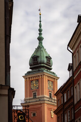 Fototapeta na wymiar Clock tower in Warsaw old town