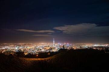 Auckland view from mount Eden by night 