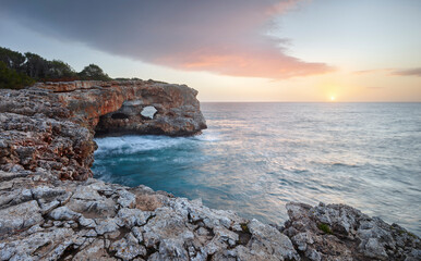 Felsloch Es Puntas, Mallorca, Balearen, Katalonien, Spanien