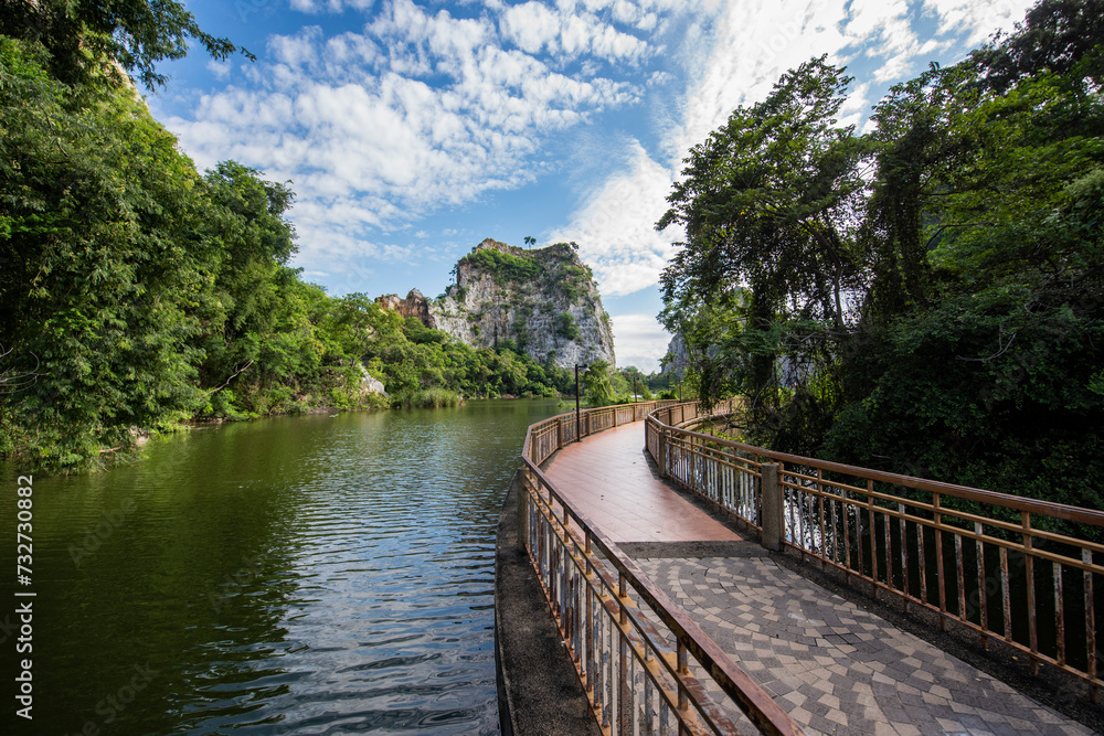 Wall mural THAILAND RATCHABURI KHAO NGU ROCK PARK