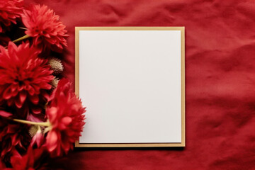 Obraz premium An elegant white card on a floral background, creating a modern and creative composition.