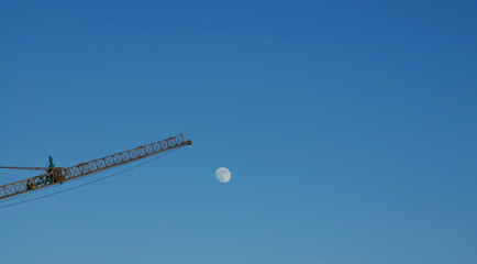 Prendere la Luna per darla a chi te la chiede non é impossibile