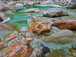 Felsen im Verzascatal, Fluss Verzasca, Tessin, Schweiz