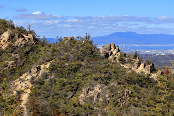 Fototapeta na wymiar 滋賀県　湖南アルプス堂山の奇岩群