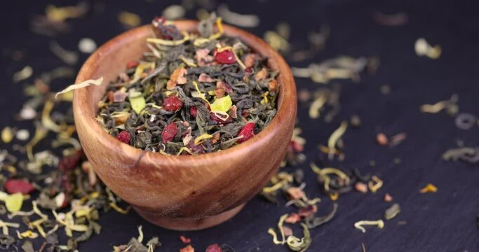 dry green tea with jasmine flowers, calendula, pineapple slices, high-quality green tea with additives for taste and smell