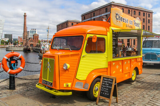 Cheese on toast Citroen food van