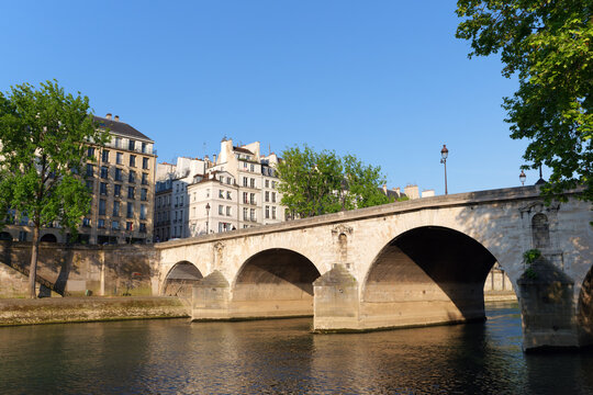 Pont Marie, old bridge in the 4th arrondissemnt of Paris city