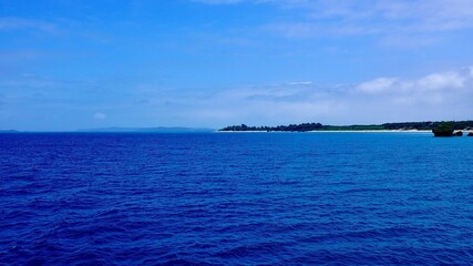 沖縄県うるま市津堅島の青い海