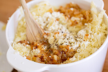Preparation of traditional stuffing for (Russian) ruskie dumplings