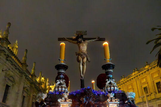 paso de cristo de la hermandad del Calvario de Sevilla en semana santa