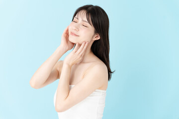 笑顔の女性 ビューティーイメージ