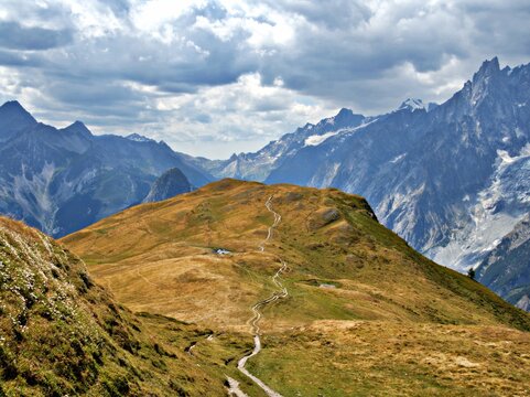 tour du mont blanc view, beautiful high italian alps, Mont De La Saxe