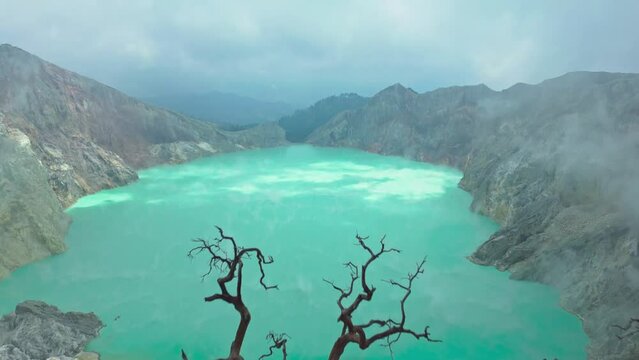 Dry Tree cliff volcano lake