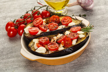 Baked eggplant with cheese and tomato