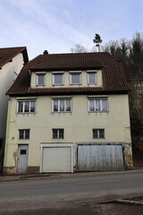 Fototapeta na wymiar Historisches Gebäude in der Altstadt von Sulz am Neckar im Schwarzwald 
