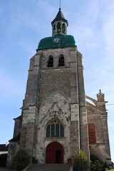 Fototapeta na wymiar church of st Jean in Joigny, France 