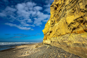 2024-01-10 CLIFFS AND THE PACIFIC OCEAN AT THE TORREY PINES STATE PARK JUST NORTH OF LA JOLLA...