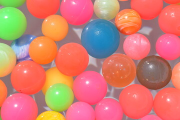 カラフルなスーパーボール