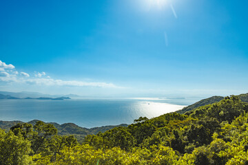 福岡県の大島から見る綺麗な海と風景