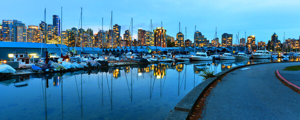 Beautiful view of Vancouver skyline with harbor at sunset, British Columbia, Canada - obrazy, fototapety, plakaty