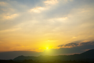 Fototapeta premium Beautiful sun and sky sunset background