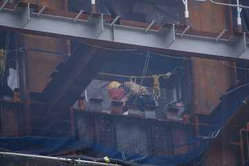 鉄骨のある建設現場の風景