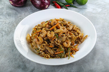 Pad thai - noodle with egg and prawn